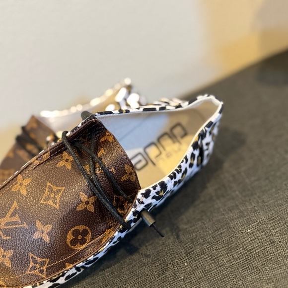 🐆✨Hey Dude Wendy Leopard Monogram Style Slip-Ons – Size 10 – NWOT✨🐆 - Picture 3 of 8